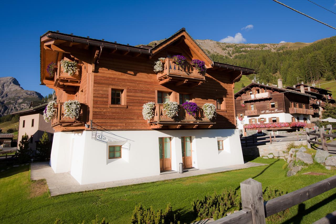 Les Fleurs Bleues Aparthotel Livigno Exterior foto